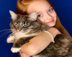 The actress is an animal lover and hugs them to show her love.